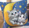 Набор для вышивания подушки Котята на Луне